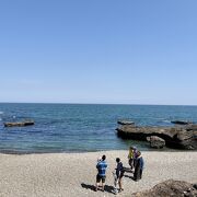 神磯鳥居のある海岸