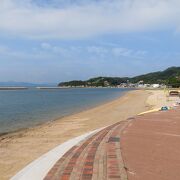 街から近い海水浴場