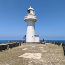 青空と灯台