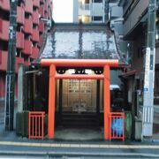 小さい神社です