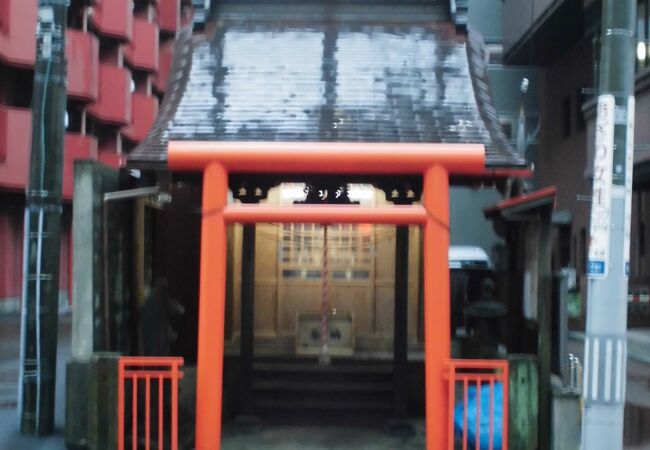 小さい神社です