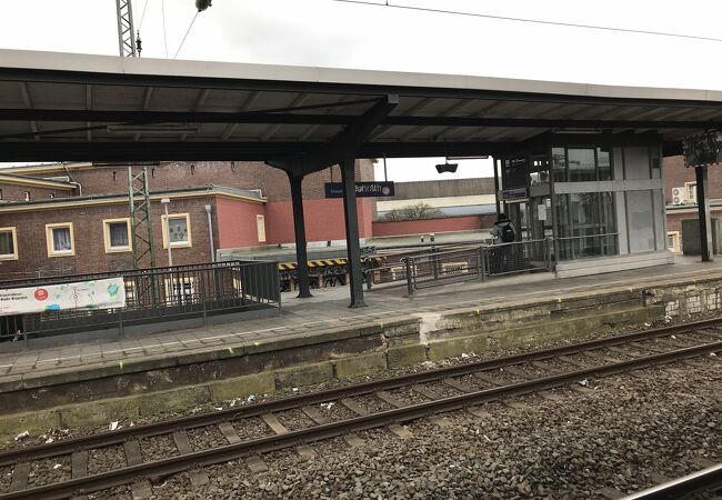 Düsseldorf-Benrath S駅