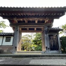 本光寺山門