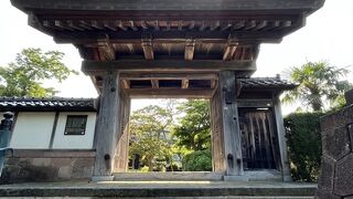 本光寺山門