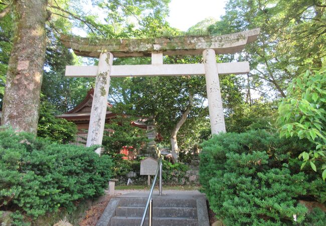 三朝神社