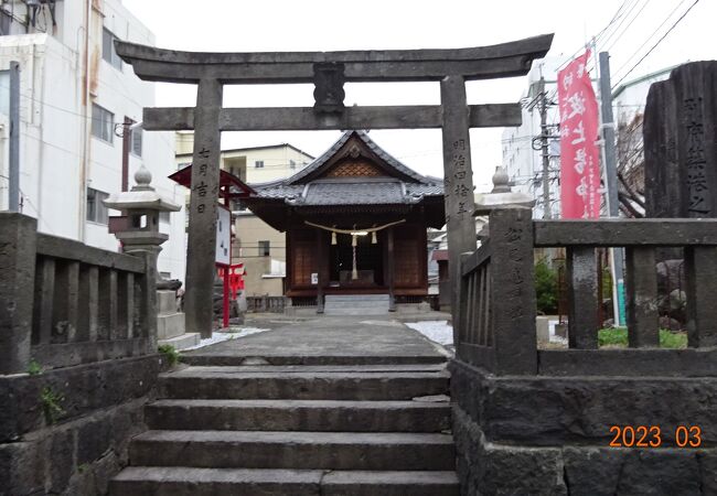 温泉街の中にある神社で、雰囲気が良かったです。