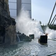 映画「ジュラシックパーク」のジェットコースターです