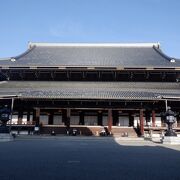 京都駅に近いながらも落ち着いた雰囲気の寺院でした。