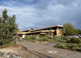 Thunderbird Lodge