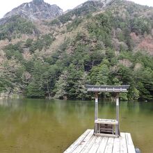 明神池一之池です。