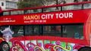 ハノイの二階建て観光バス