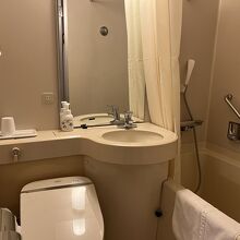 大浴場があるので、部屋のシャワーは小さくてもいい