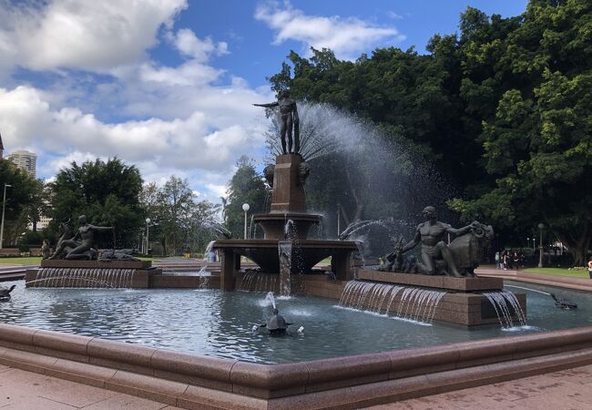 ハイドパーク北側にある美しい噴水