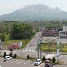 展望ホールから北を見ると駒ケ岳の雄姿。