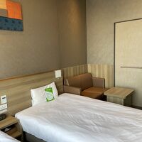 小さなソファとテーブルセット