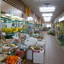 場内の青果店～