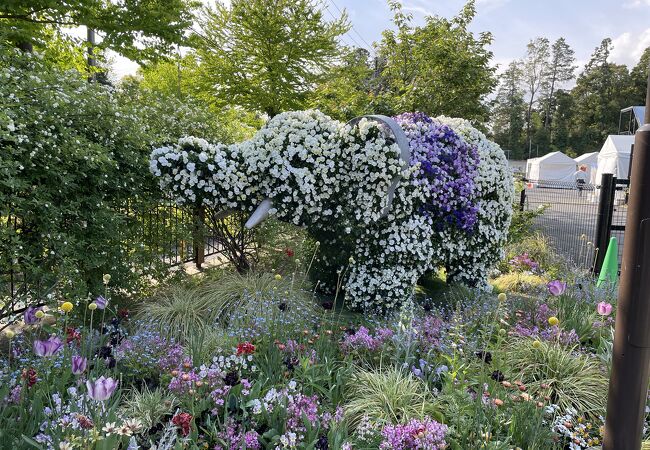春と秋の「里山ガーデンフェスタ」開催中のみ入れる大花壇が素敵