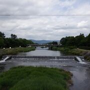 山が近くに見えて長閑な感じもした川でした。