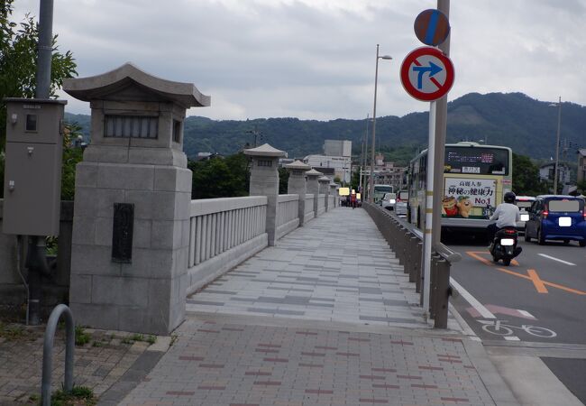 京都市内北部の歴史のある感じの橋でした。