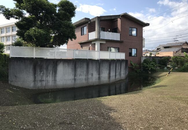 田中城跡（静岡県藤枝）：住宅街にあり、全国でも珍しい円心円状になった城