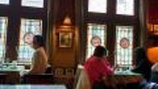 1Fのショップ、2Fのカフェと別時間に2回も利用