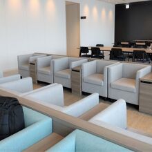 席数も多くて、全体的な雰囲気は北欧＋モダン