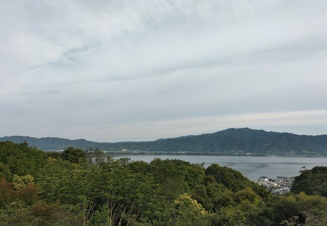 天橋立が見えるには見えるが、感動は薄い