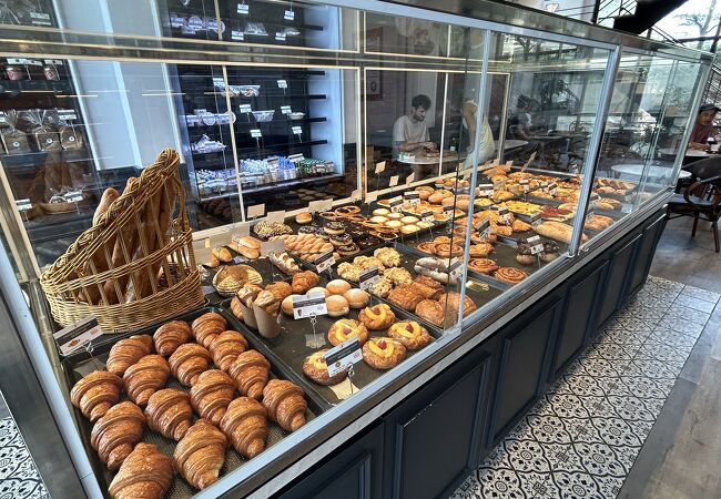 Paris Levain Bakery & Cafe