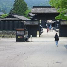恩賜箱根公園側から見る箱根関所の江戸口御門
