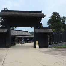 南側の京口御門から見る箱根関所