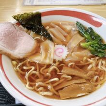 琥珀わんたん麺