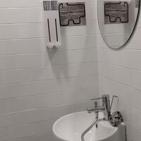 入り口にシャワーが有るので、ビシャビシャになります