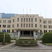 威厳のある印象的な建物