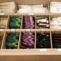 コーヒー紅茶緑茶、基礎化粧品類、ブラシ剃刀歯ブラシなど