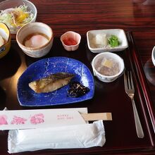 朝食。何気で味海苔が美味しかった・・。