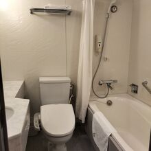 自宅のバスタブより大きかった。