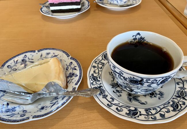 昔ながらの極普通の喫茶店です