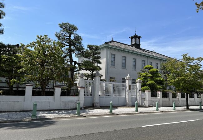 グンゼ旧本社建物。