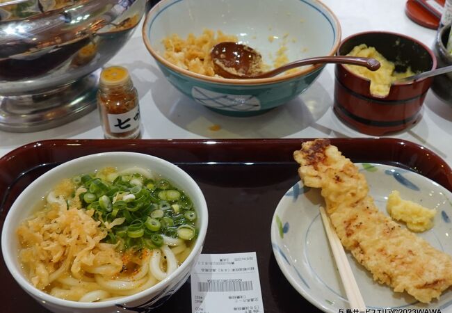 フードコートで美味しい讃岐うどんを頂きました