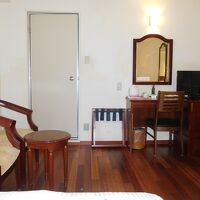 テーブルや椅子、デスクもあり。トランクも広げられます。