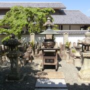 初代藩主である浅野長直によって建立されたお寺です。