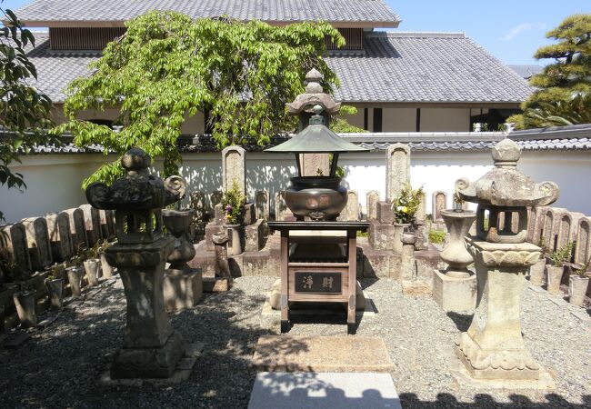 初代藩主である浅野長直によって建立されたお寺です。