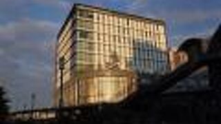 オフィスビルの印象かな