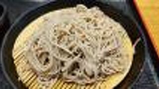 ざるそばは大でも料金同じ