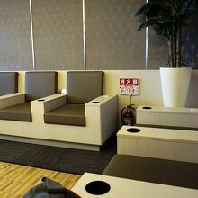 人がいない所を取りましたが、割合混んでいました