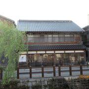 香取市・佐原の小野川沿い散策：並木仲之助商店でお土産を購入。