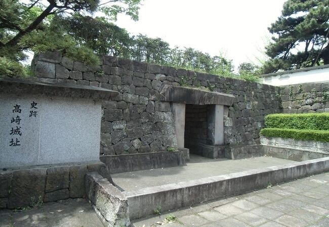 高崎市役所近辺には、ところどころに城の遺構があります