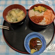 定食 めし屋