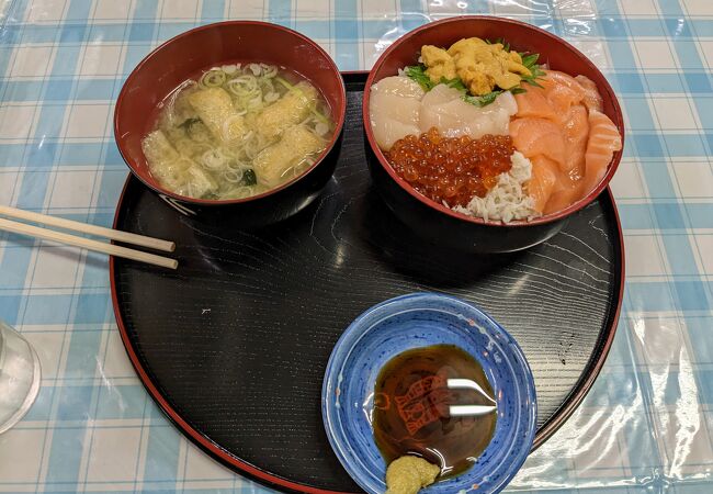 定食 めし屋