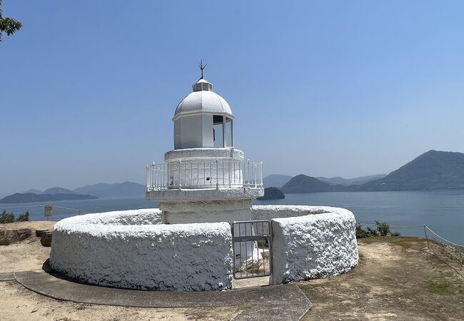 白亜の灯台です。